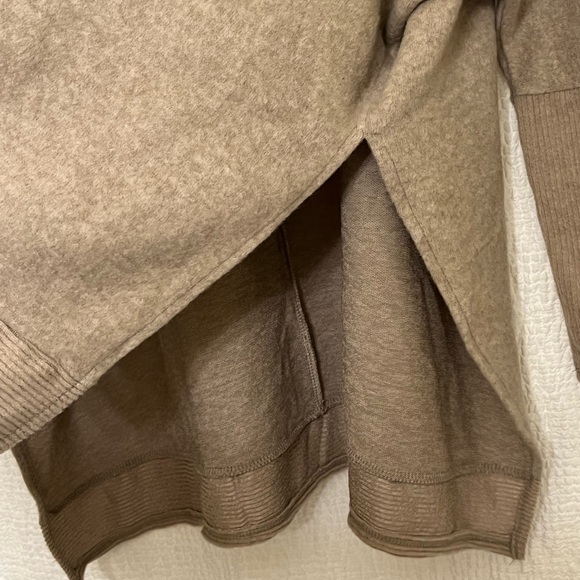 NWT Zenana Women’s Sweater Size L. Super Soft And Cozy. - Picture 4 of 7